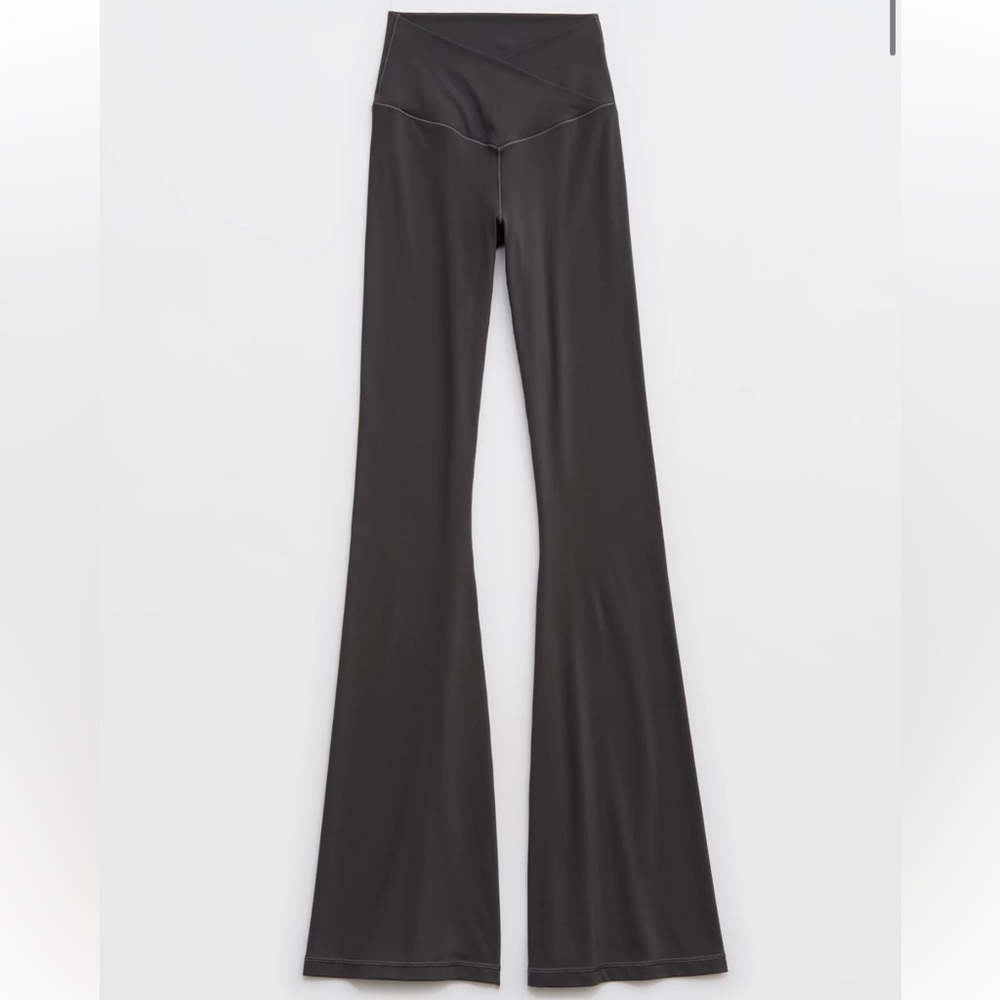 #161. OFFLINE By Aerie Real Me High Waisted Crossover Flare Legging
